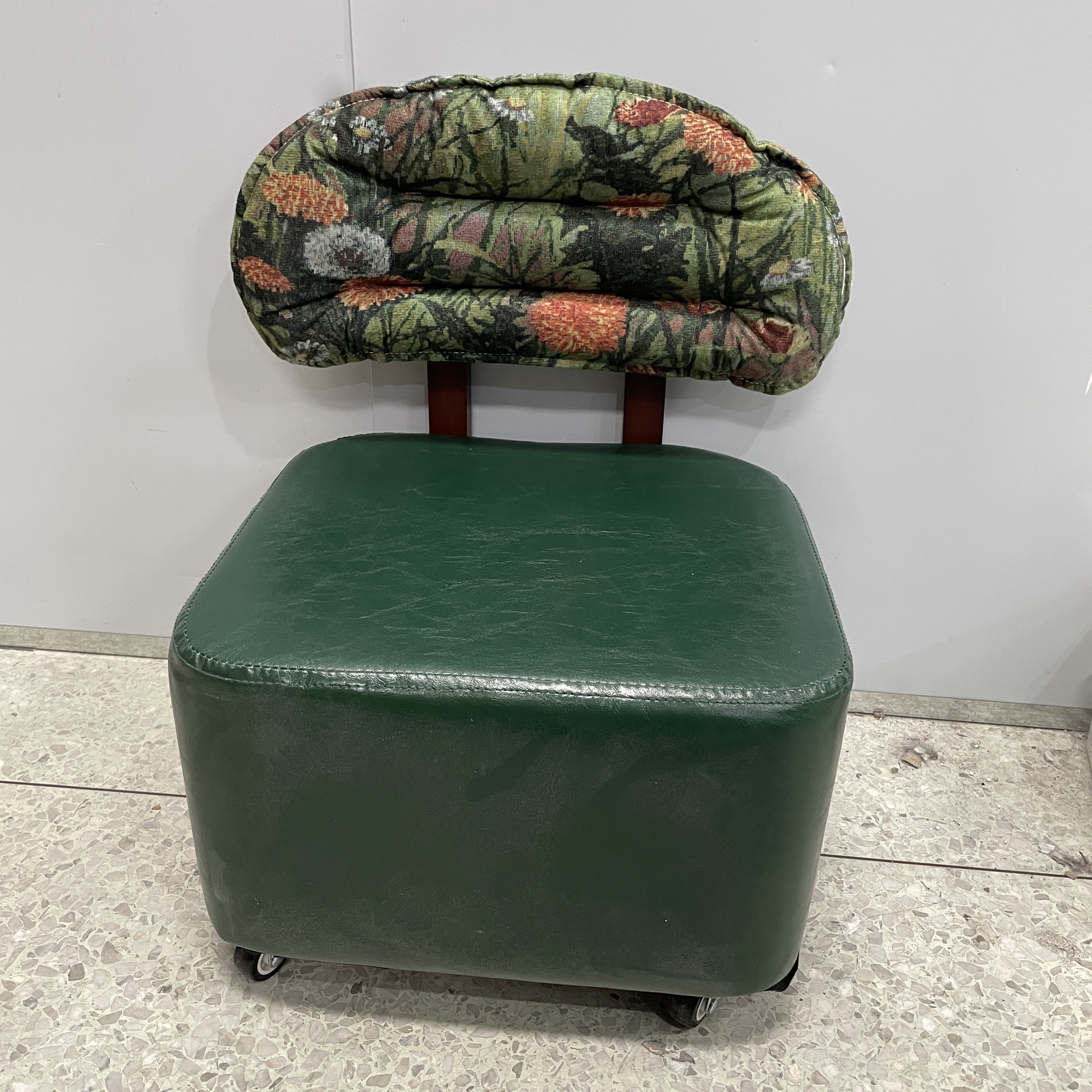 凳子可移动沙发家用靠背旋转椅软包凳实木带轮沙发凳靠背椅子D9