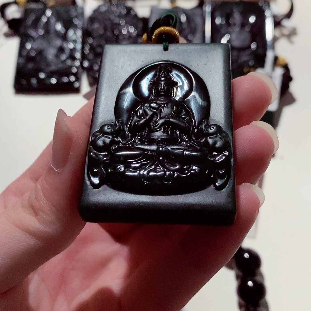 翡翠颈饰未镶嵌翡翠a