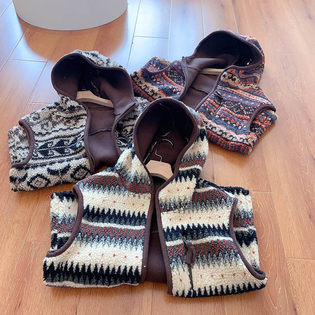 秋冬新款 民族风费尔岛提花摇粒绒马甲女连帽拉链背心外套