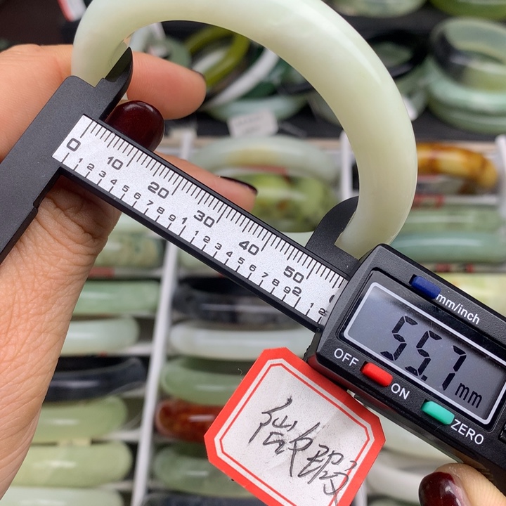 蛇纹石玉未镶嵌手镯797