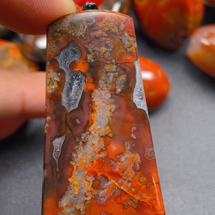 玛瑙/玉髓颈饰未镶嵌五*