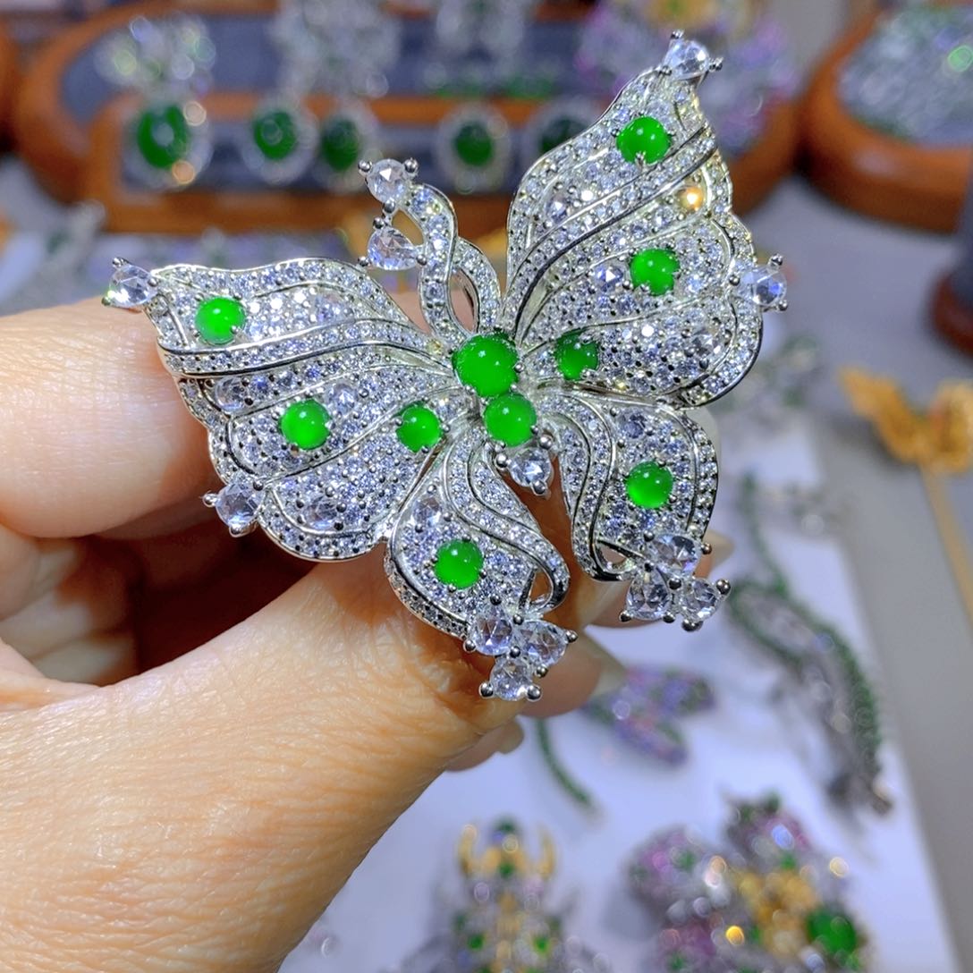 翡翠颈饰银S925镶嵌天然翡翠