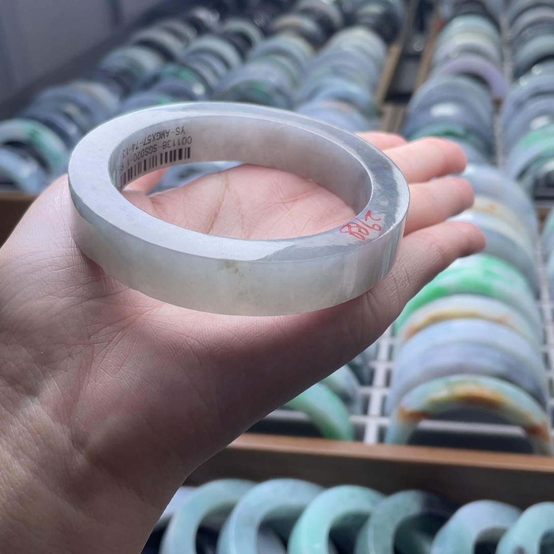 定制翡翠未镶嵌翡翠手镯