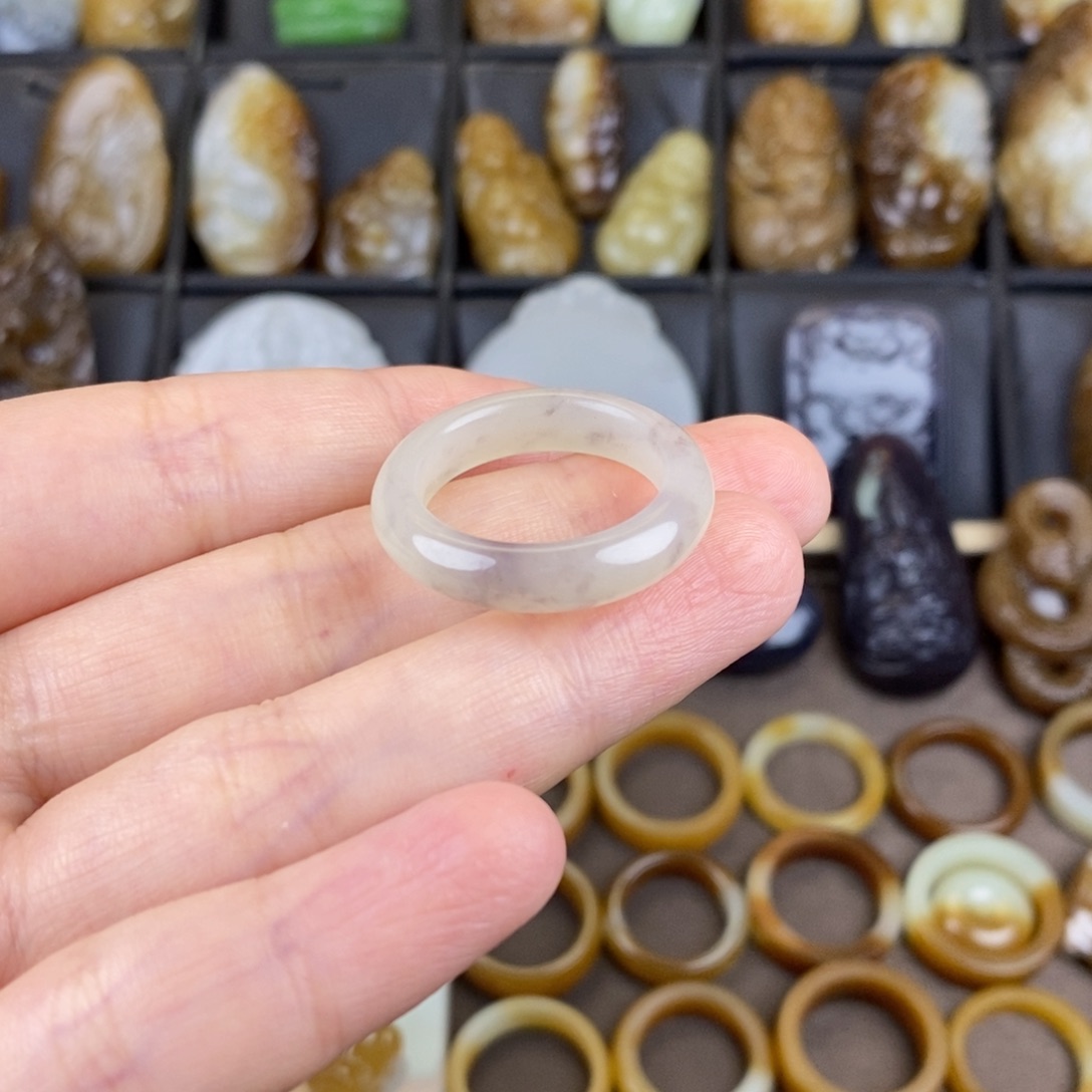 和田玉未镶嵌戒指