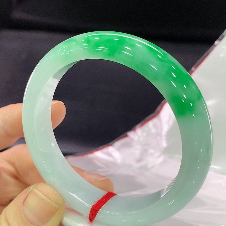 翡翠手镯未镶嵌正圈53