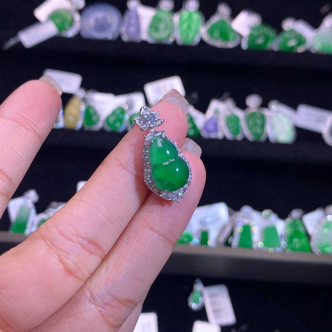 【闪购商品】颈饰银S925镶嵌翡翠