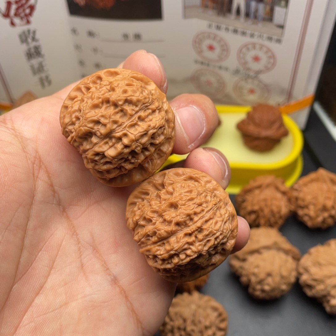 文玩核桃把件36血麒麟