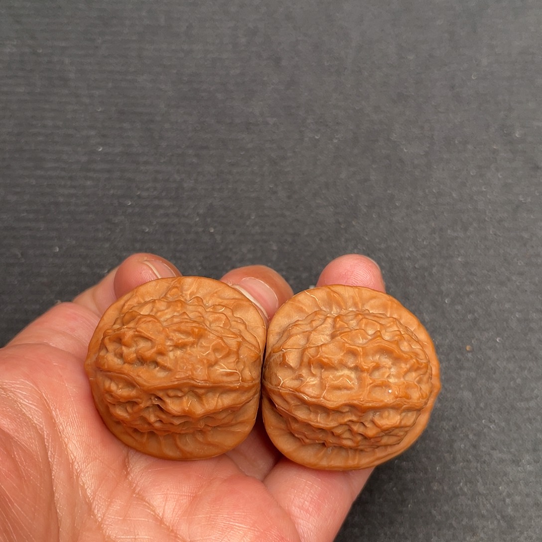 桃核把件36×37全品头茬瓷娃娃XM3481