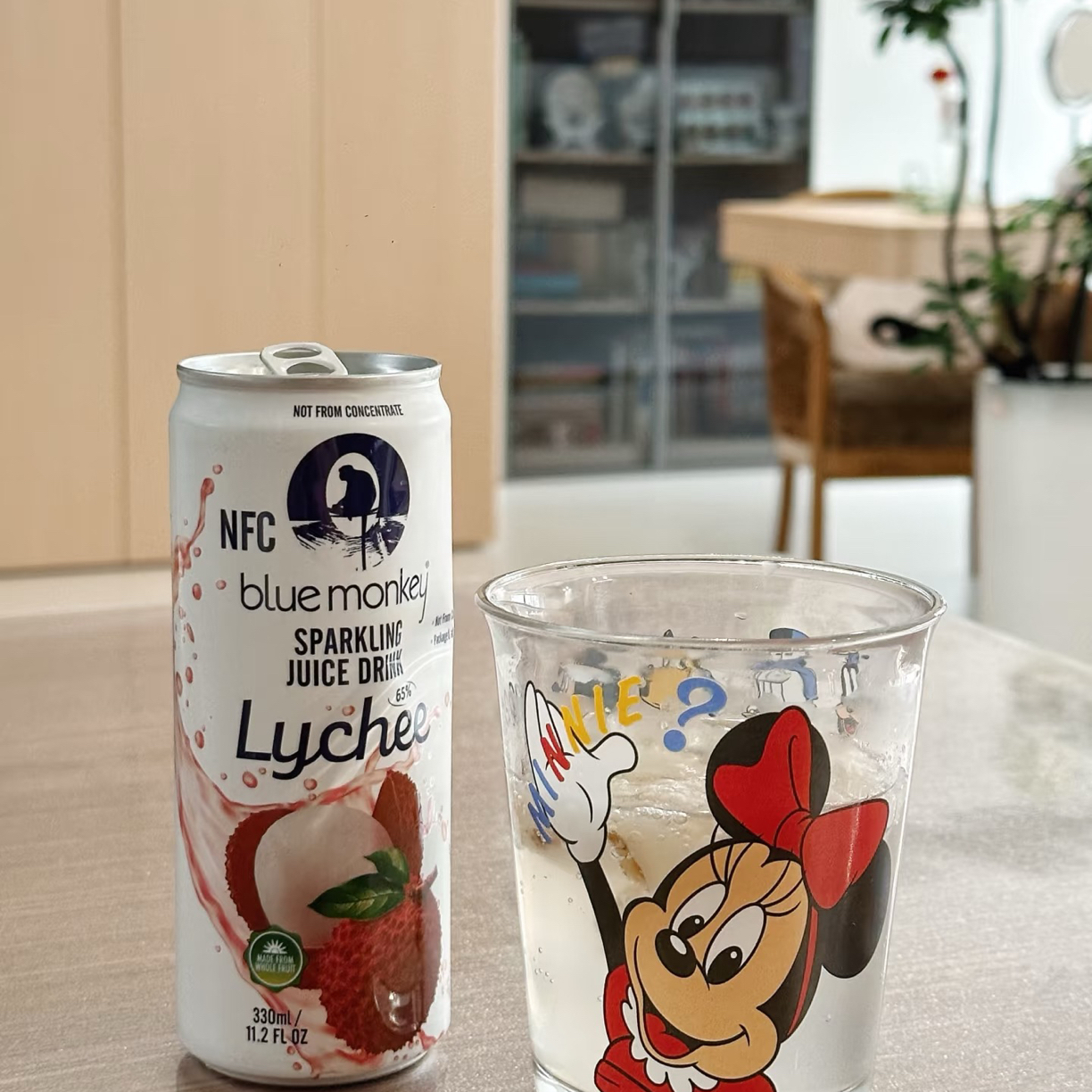 荔枝果汁气泡饮料清爽口感夏日必备
