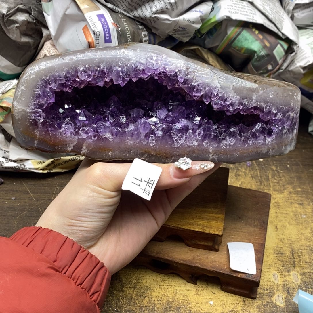 紫晶乌拉圭未镶嵌