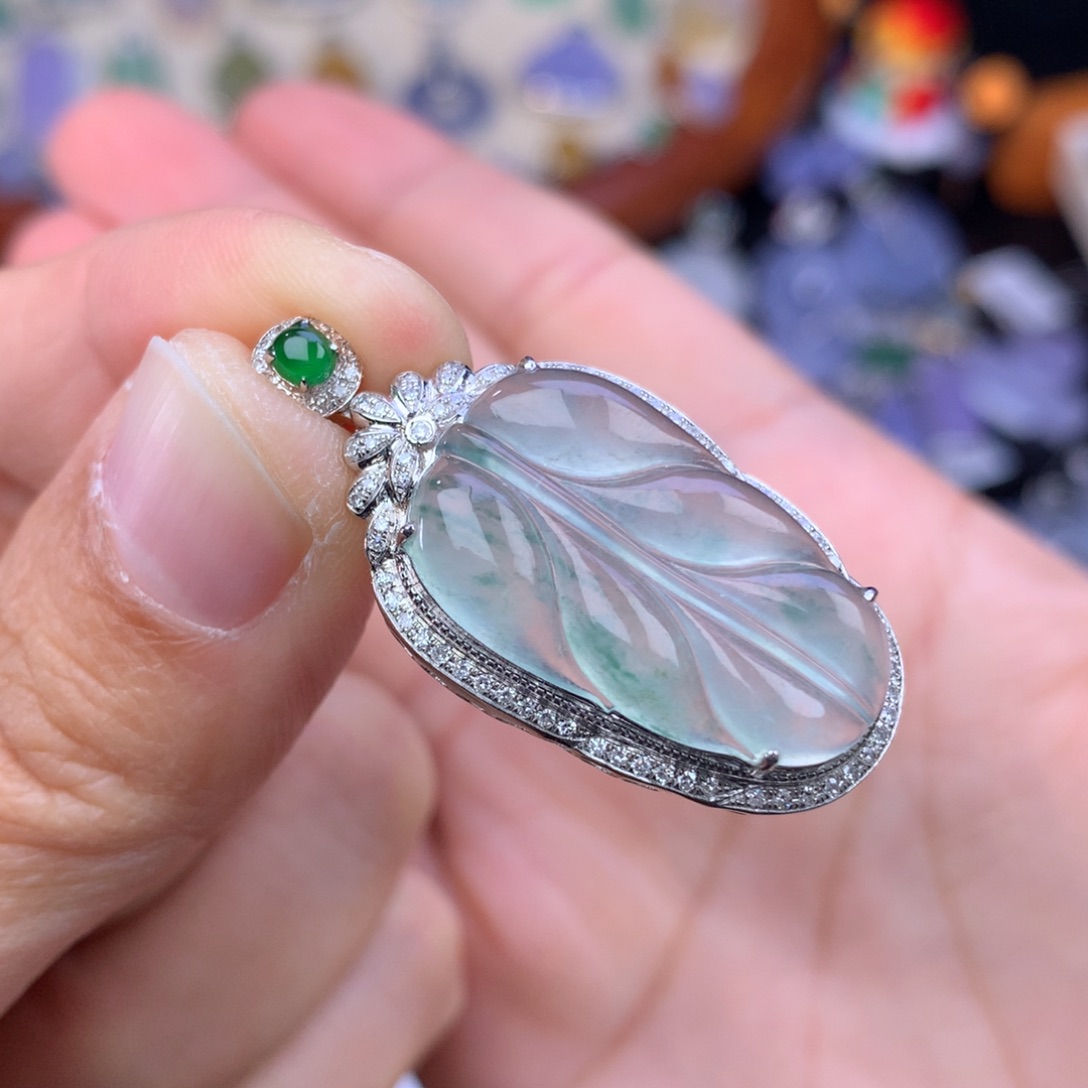 翡翠吊坠(不含链)18K金镶嵌