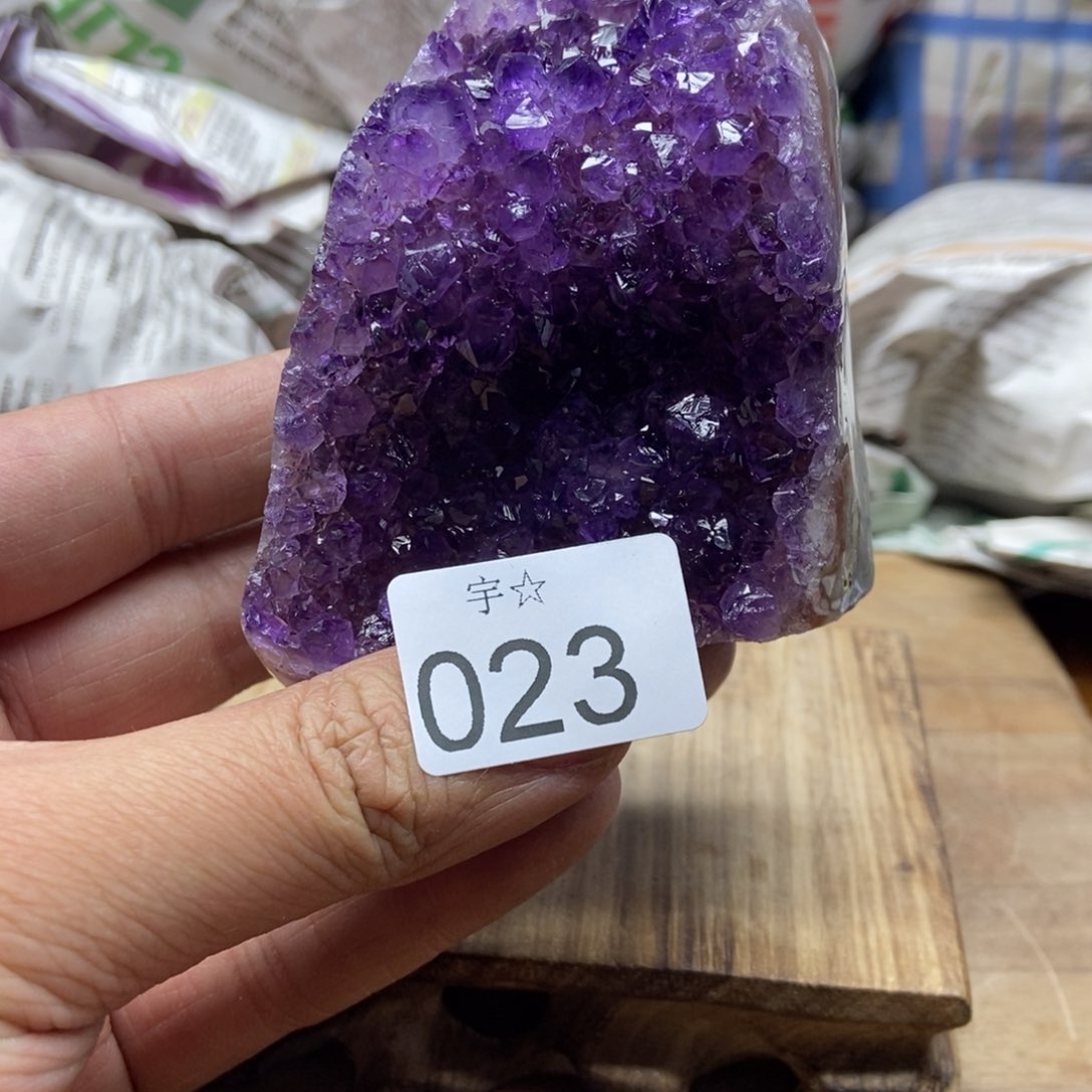 紫晶天然水晶摆件未镶嵌