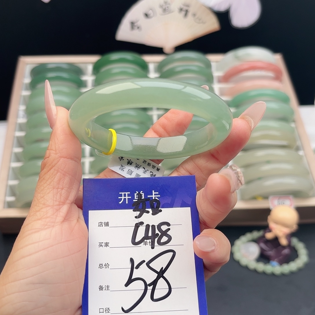 石英质玉未镶嵌手镯