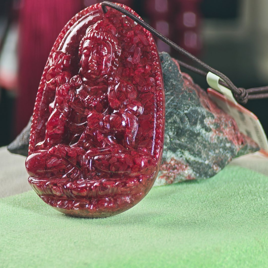 天然辰砂三号井朱砂晶体佛牌天然辰砂