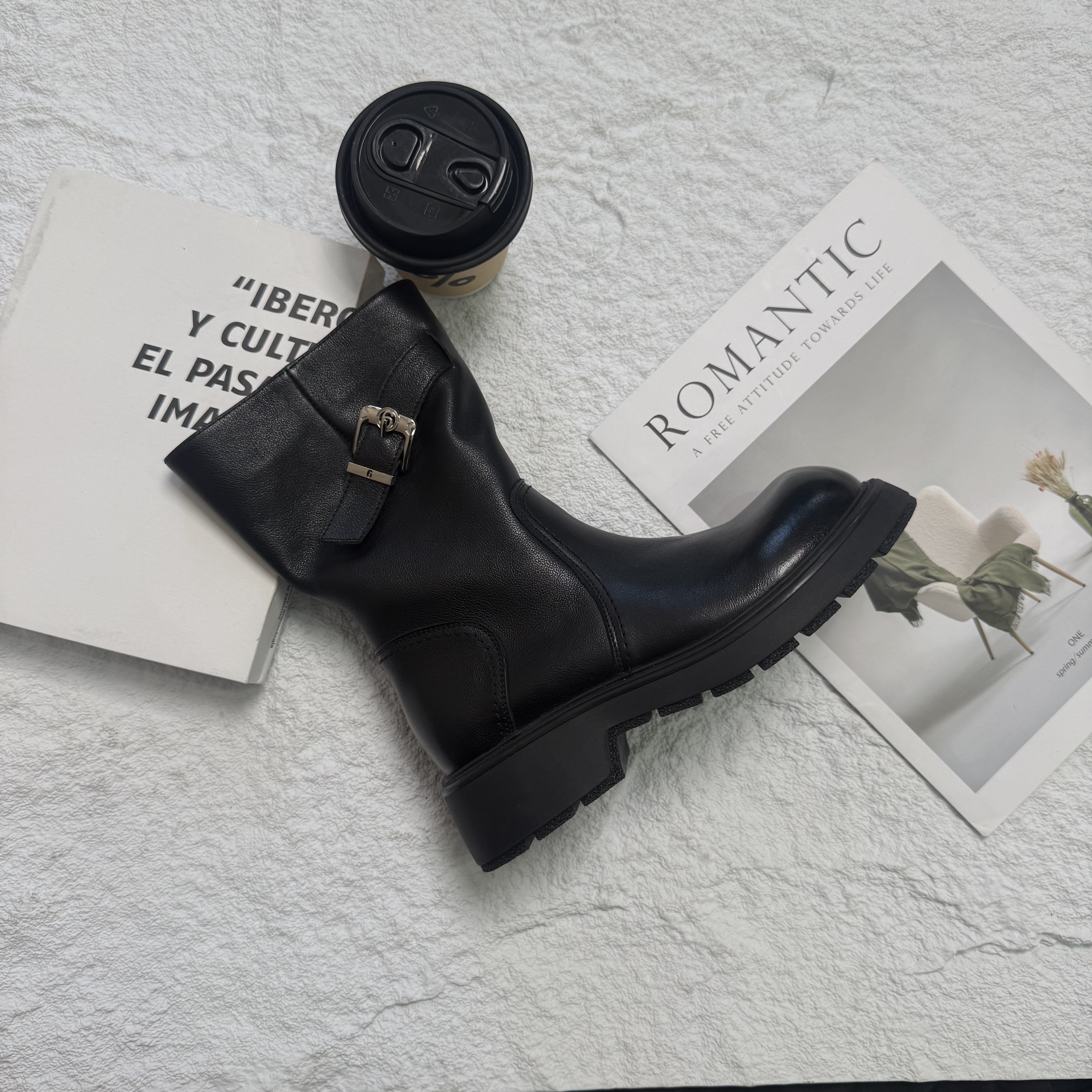 【陈小橙●耀夜】增高5公分普拉哒厚底英伦时尚马丁靴中筒靴子