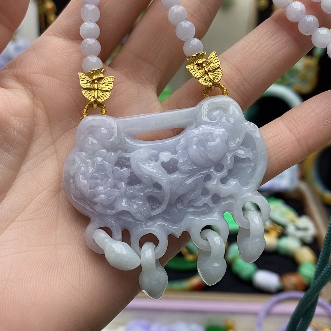 翡翠颈饰未镶嵌天然