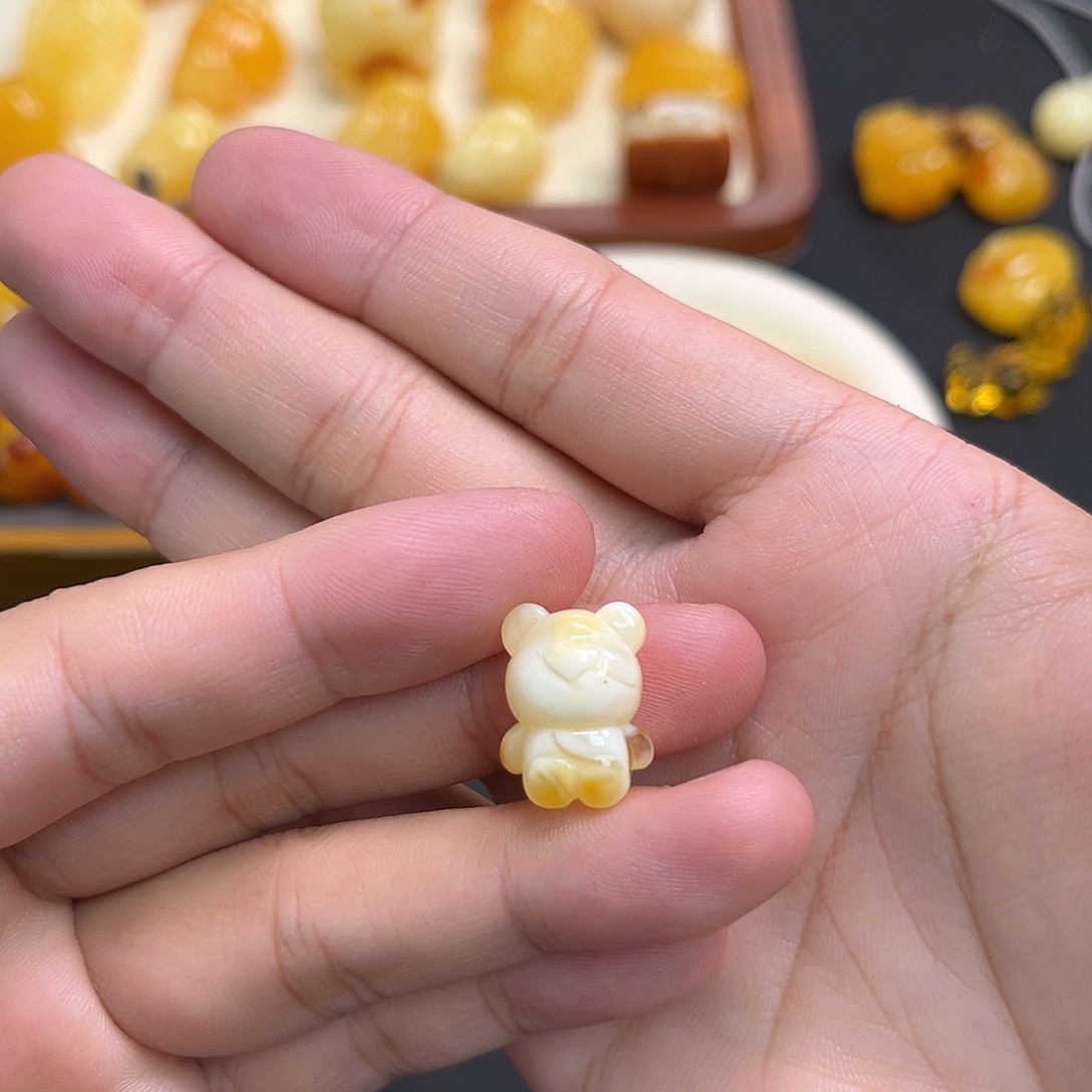 琥珀未镶嵌珠宝奇石