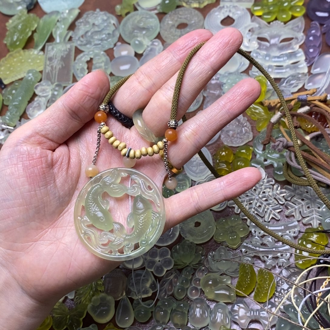 蛇纹石玉合金颈饰