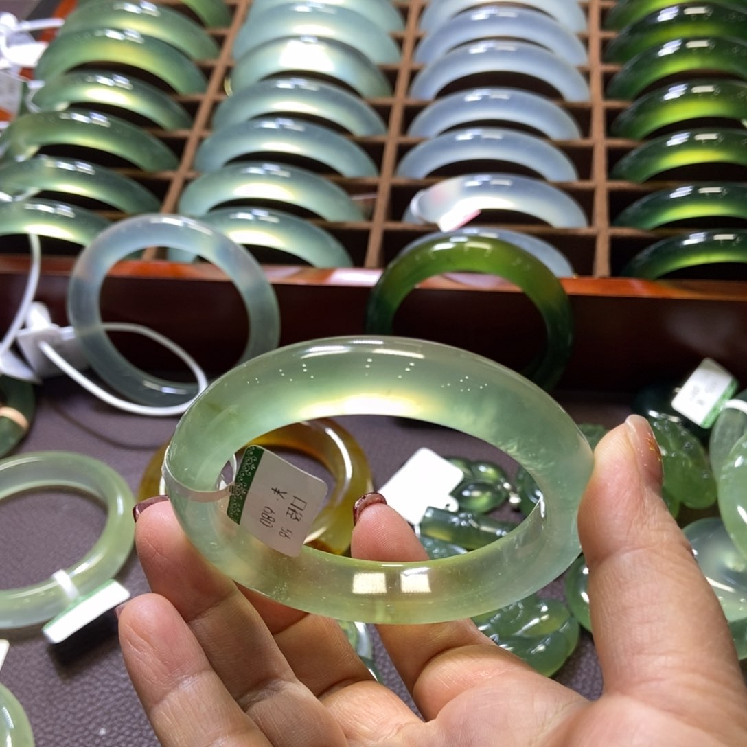 蛇纹石玉手镯56未镶嵌