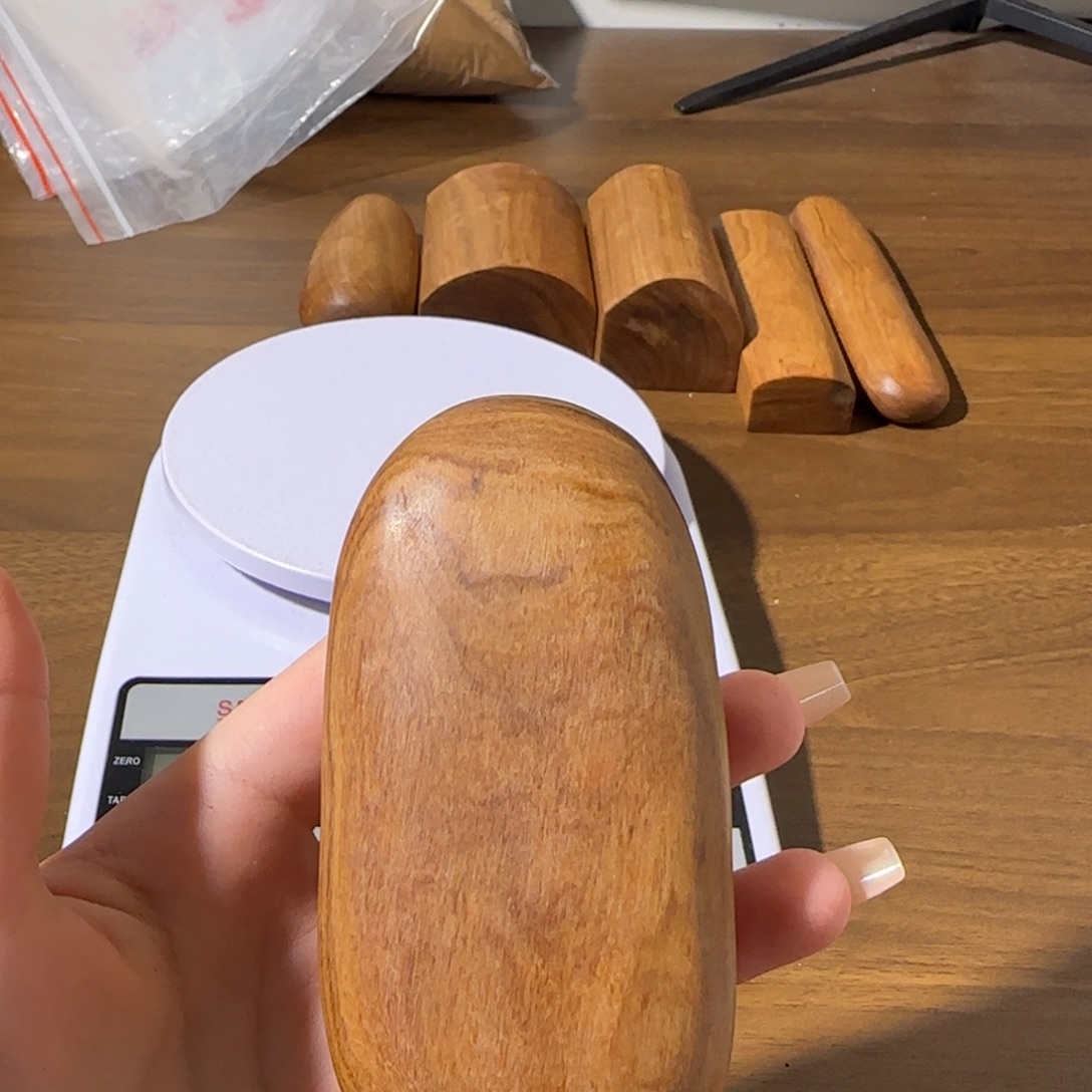 无***刚木印度迈索尔老山檀香老料手把件