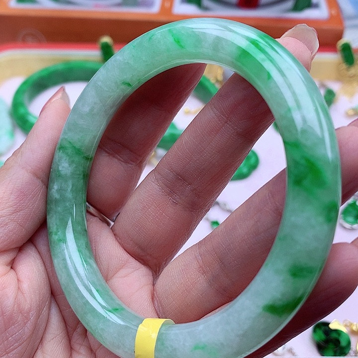 翡翠手镯未镶嵌J*翡翠