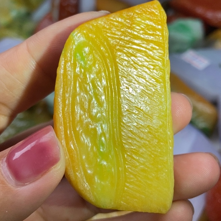 翡翠未镶嵌颈饰缅甸