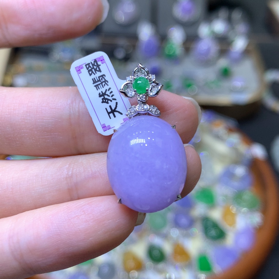 【闪购商品】翡翠颈饰18K金镶嵌翡翠吊坠项链