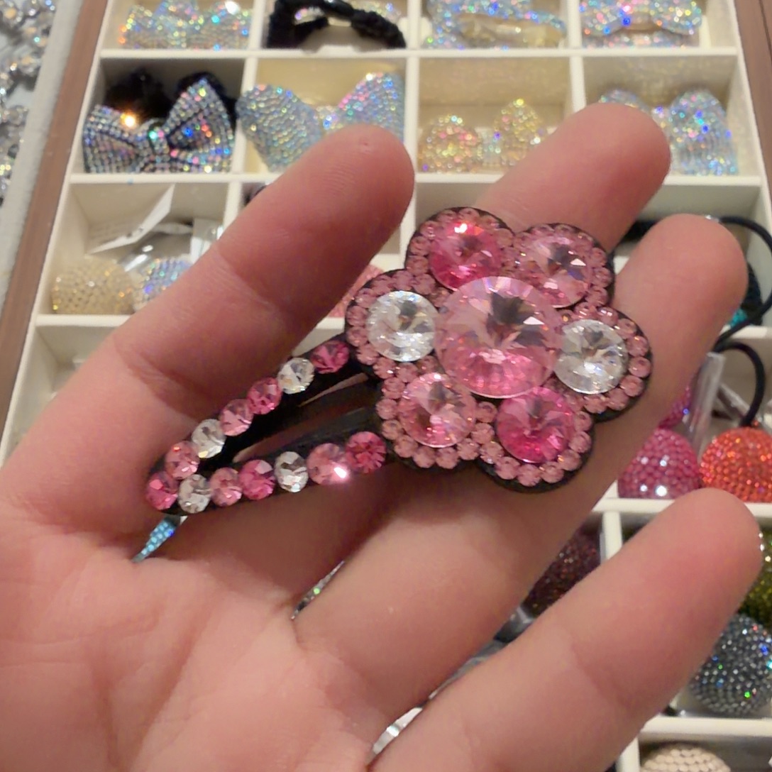 布艺铁合金花朵拜拜夹