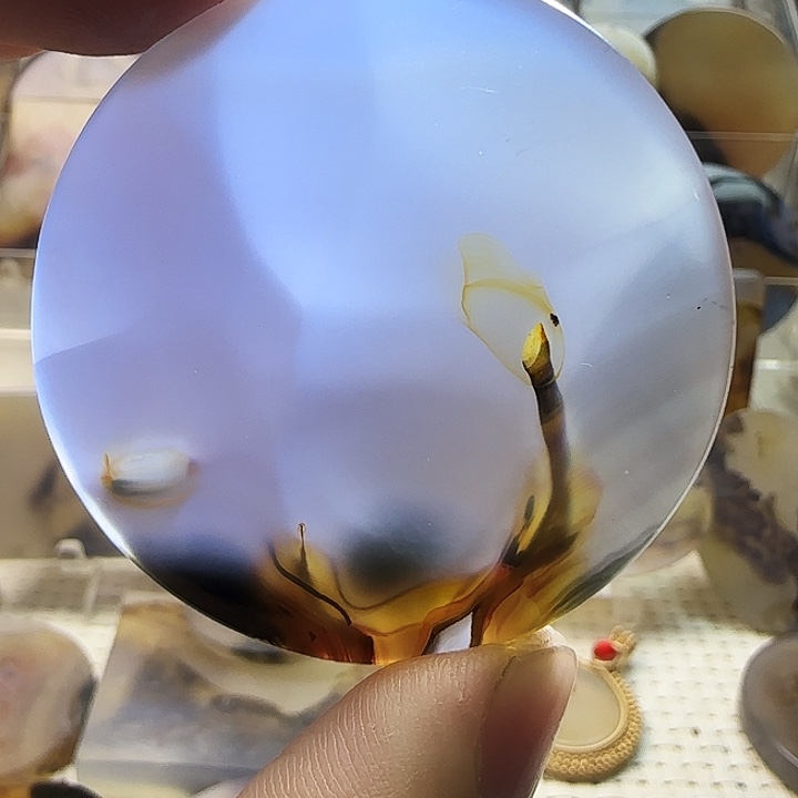 半***兰玛瑙/玉髓未镶嵌珠宝奇石