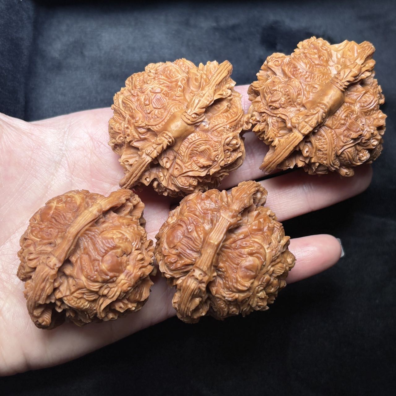 【小宝珠宝】15 T11413-核桃雕刻-多样性发其一-48mm