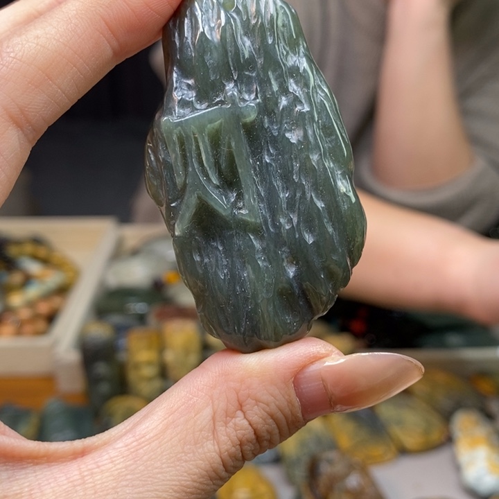 岫岩河磨玉（透闪石质玉）颈饰未镶嵌