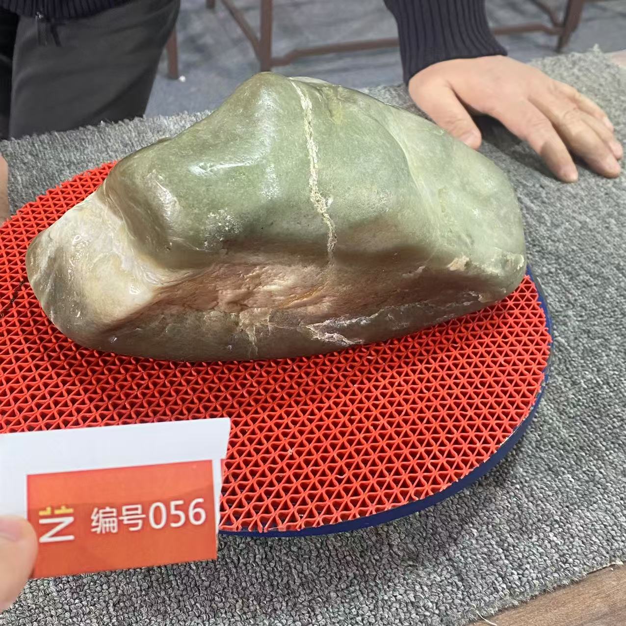 新疆玉料原石发一件