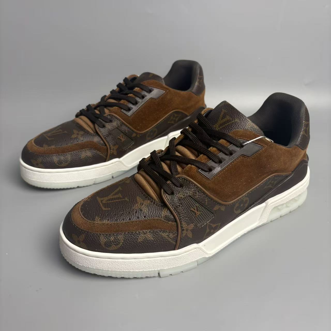 95新 LouisVuitton/路易威登 trainer 棕老花板鞋 41欧码 jx609 