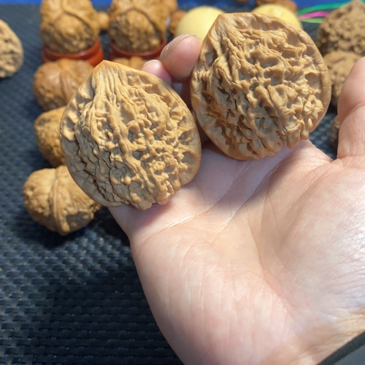 核桃把件麒麟纹官帽47尺打底