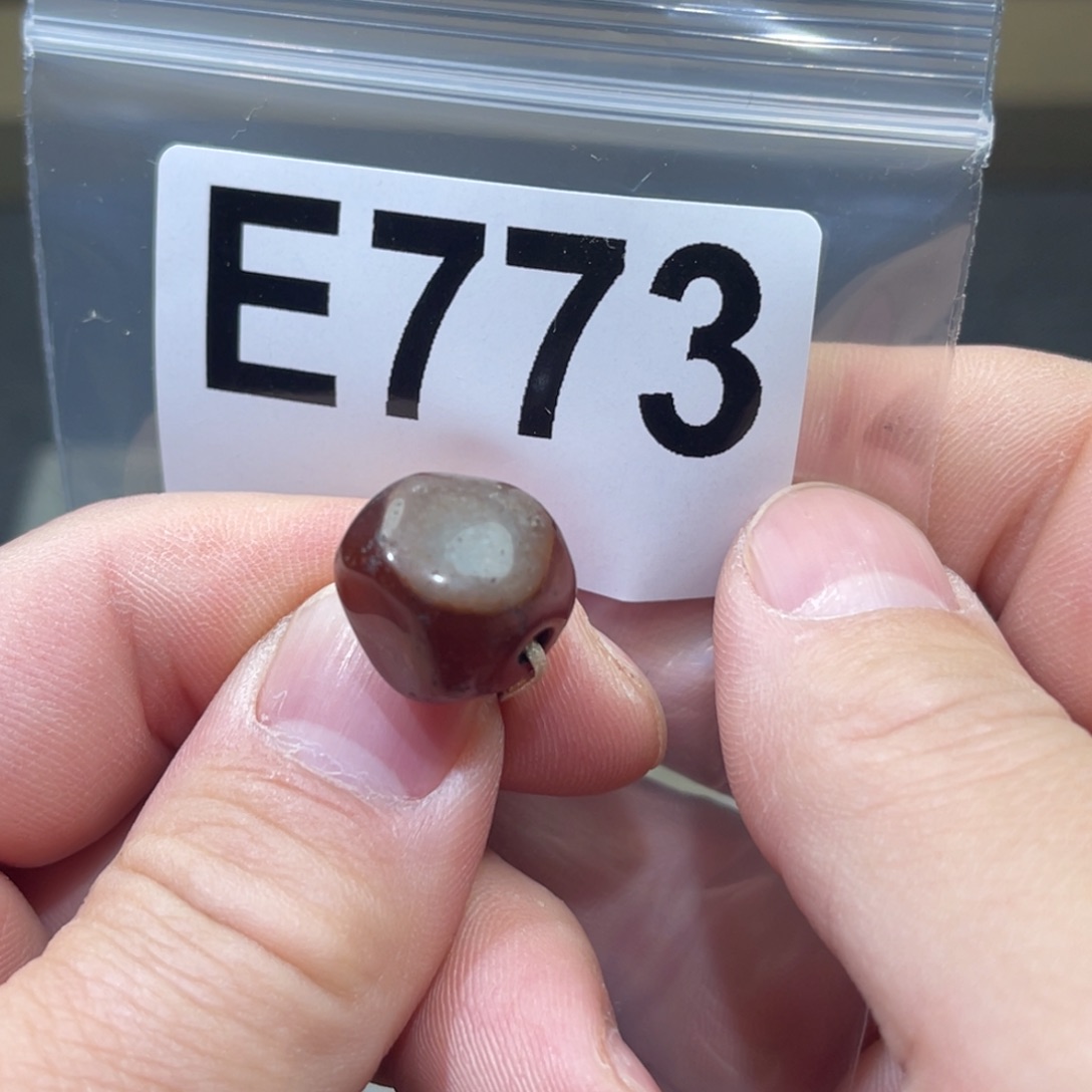 天***草和田玉未镶嵌颈饰