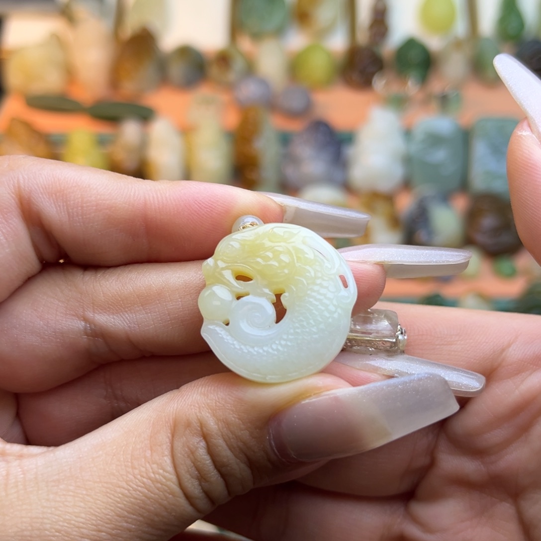 和田玉颈饰未镶嵌