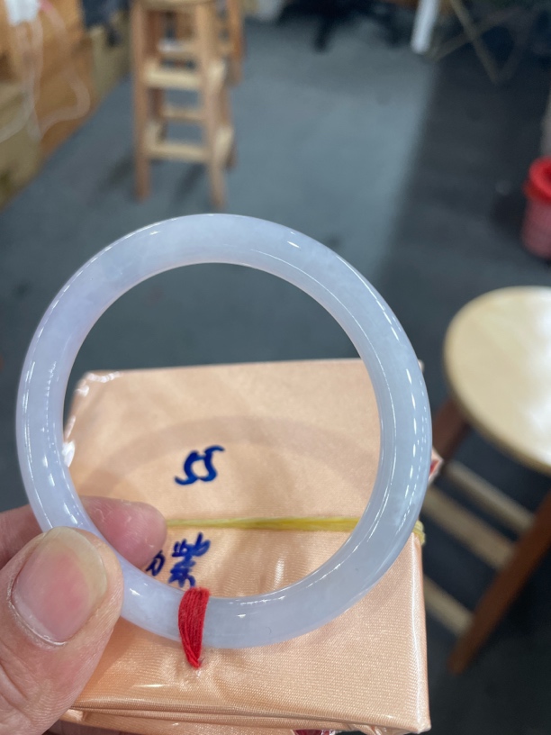 翡翠手镯未镶嵌翡翠