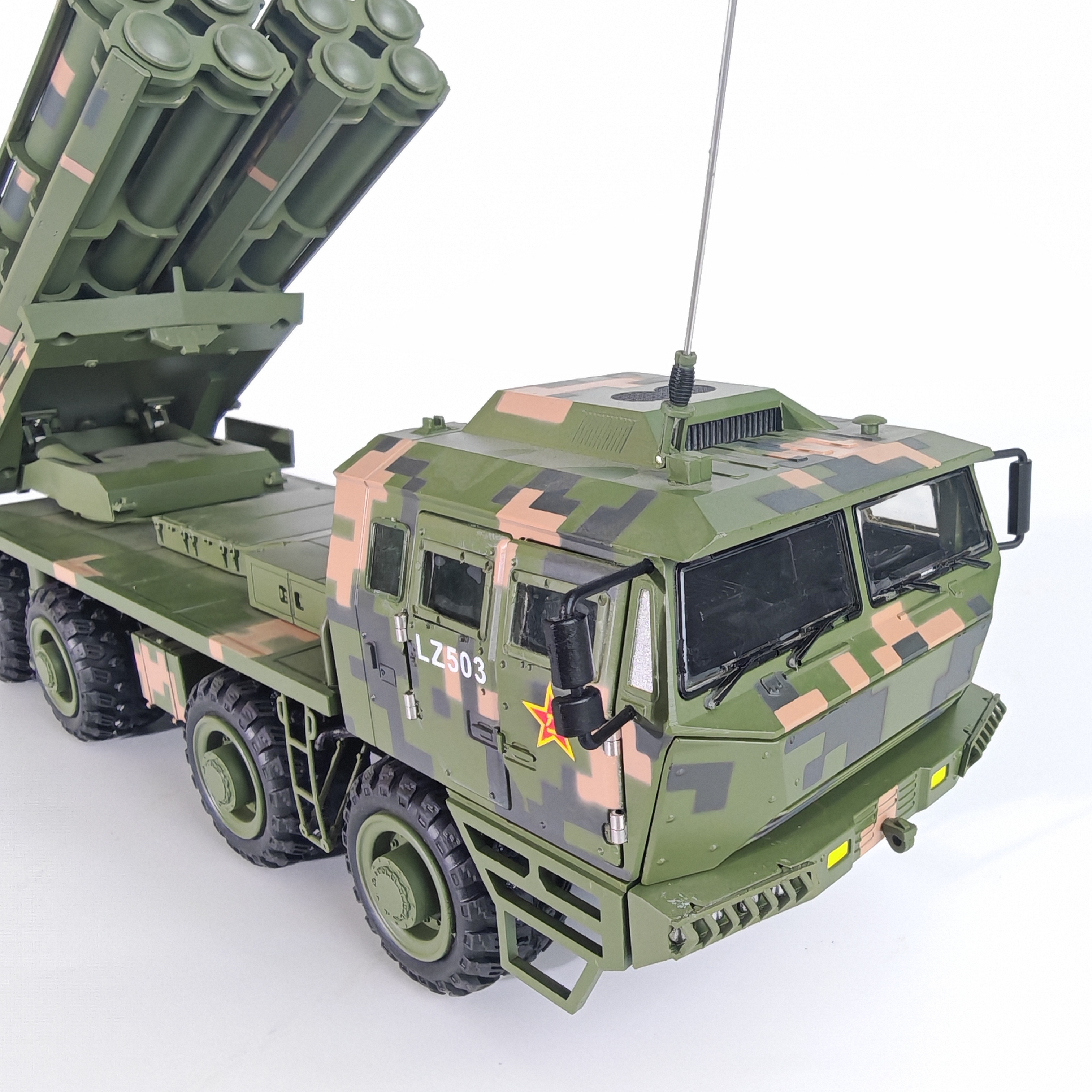 PHL-191型远程火箭炮军事模型金属合金装甲车1/32