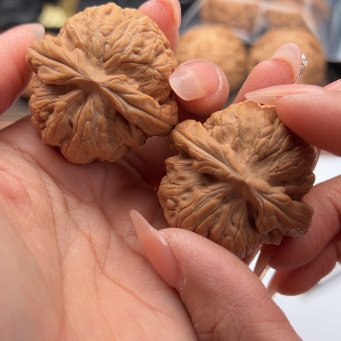 文玩核桃把件红锦鲤42
