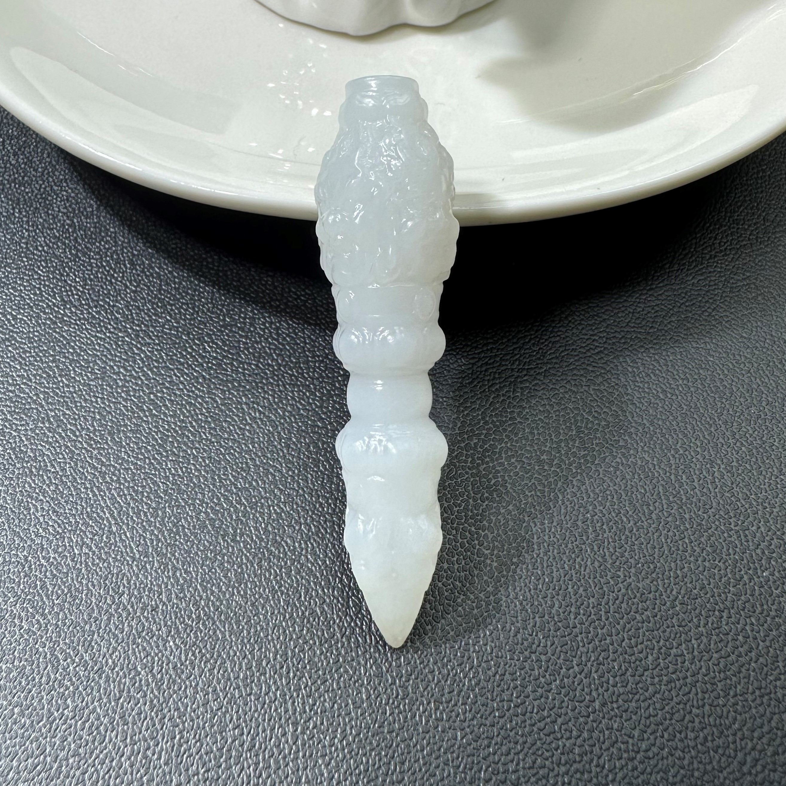俄料白玉芭莎料苏工手工雕刻降魔杵（裸石18*48mm）吊坠白色气质