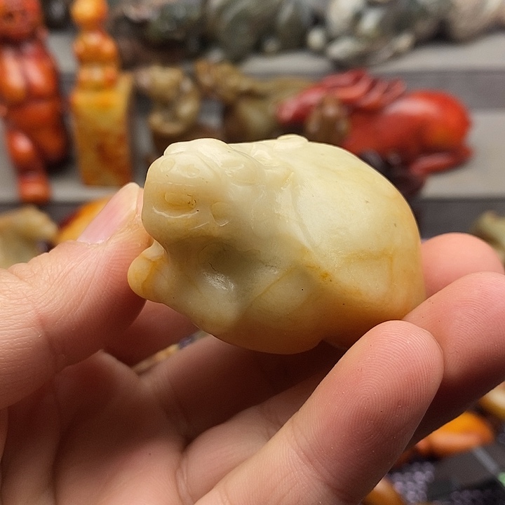 未镶嵌蛇纹石玉颈饰