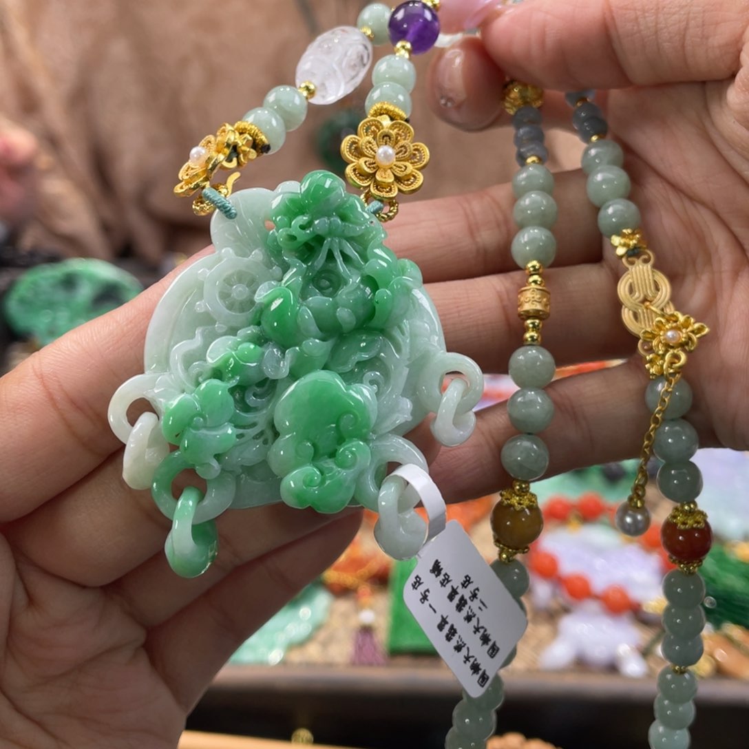 翡翠颈饰未镶嵌代编织