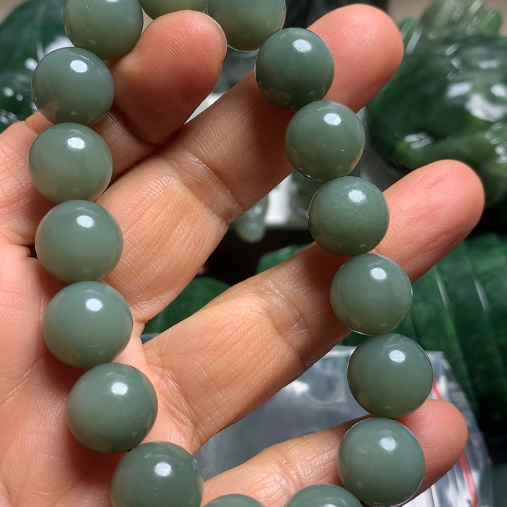 k***8和田玉未镶嵌颈饰