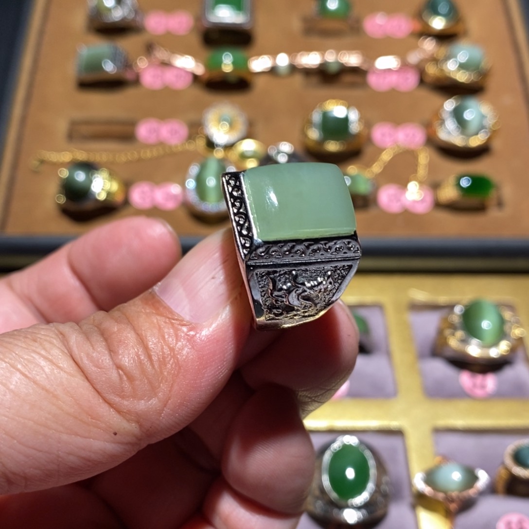 和田玉（碧玉）戒指未镶嵌