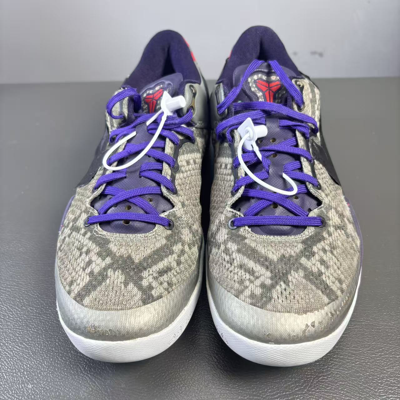 43码 低帮8代 篮球鞋