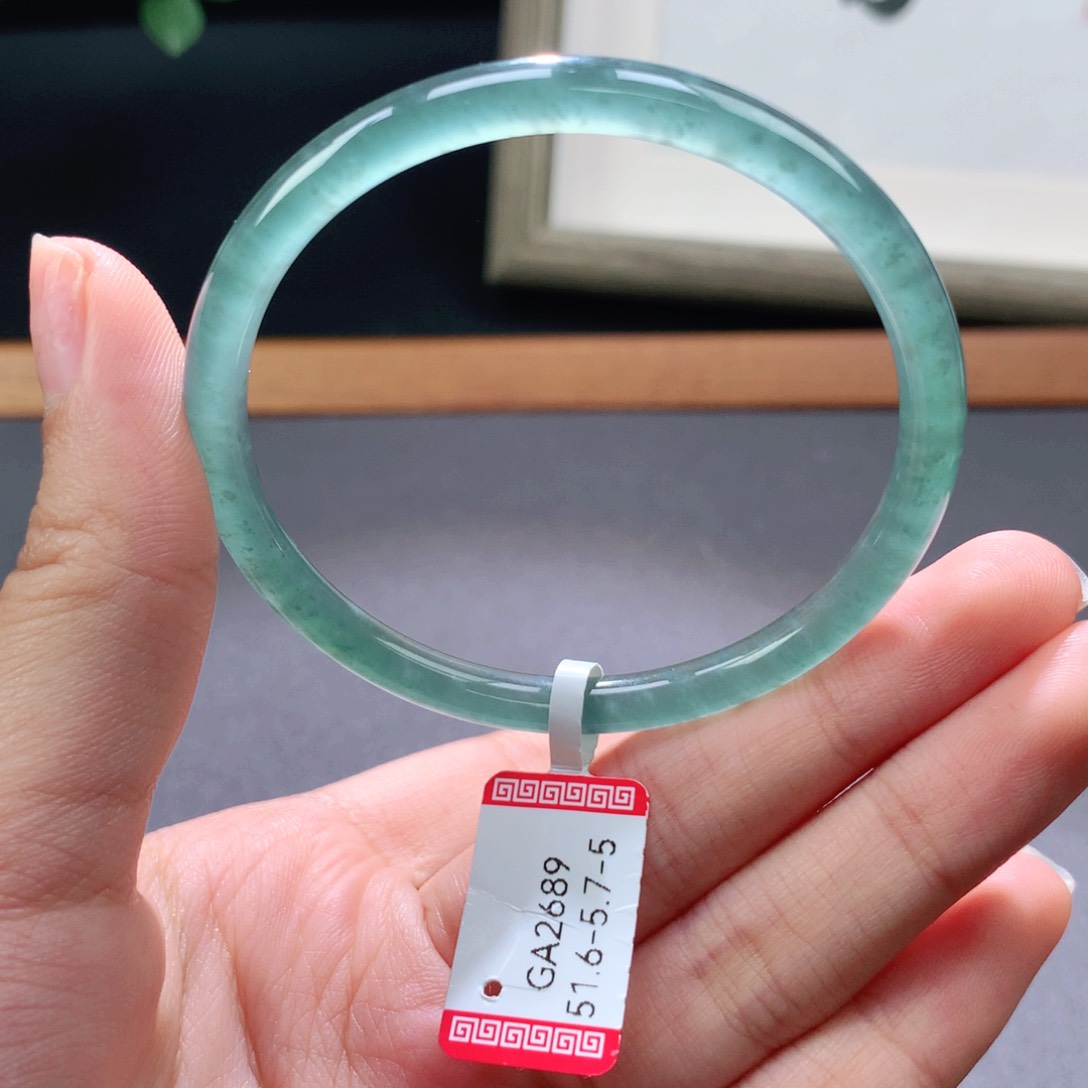 翡翠手镯未镶嵌天然翡翠手镯