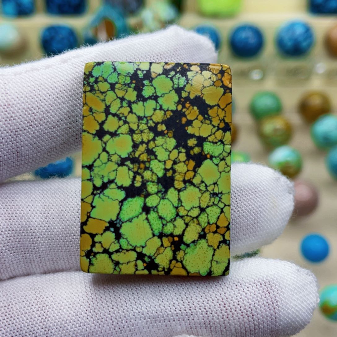 未镶嵌绿松石颈饰