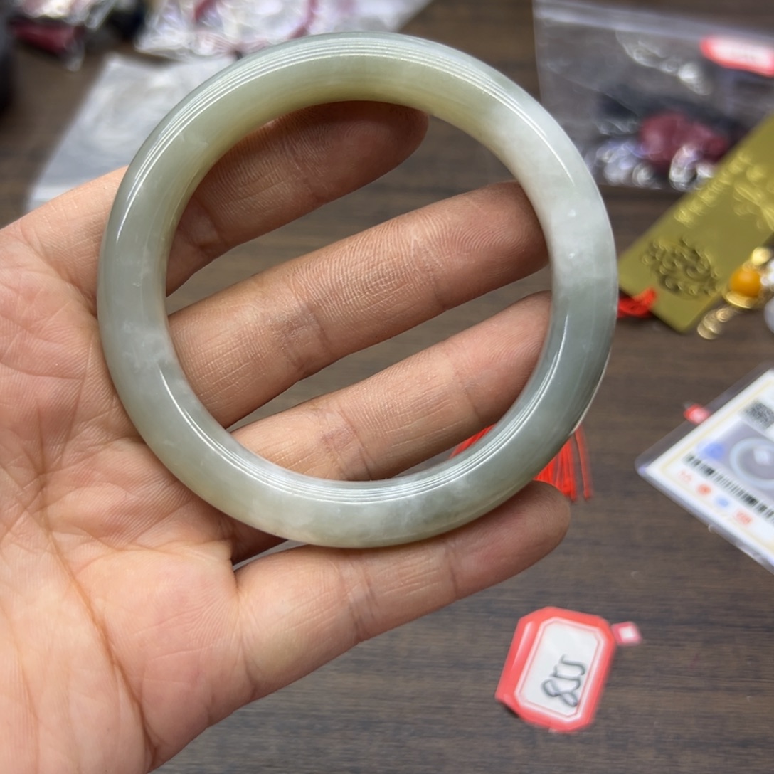 和田玉未镶嵌手镯59圈围1488瑕