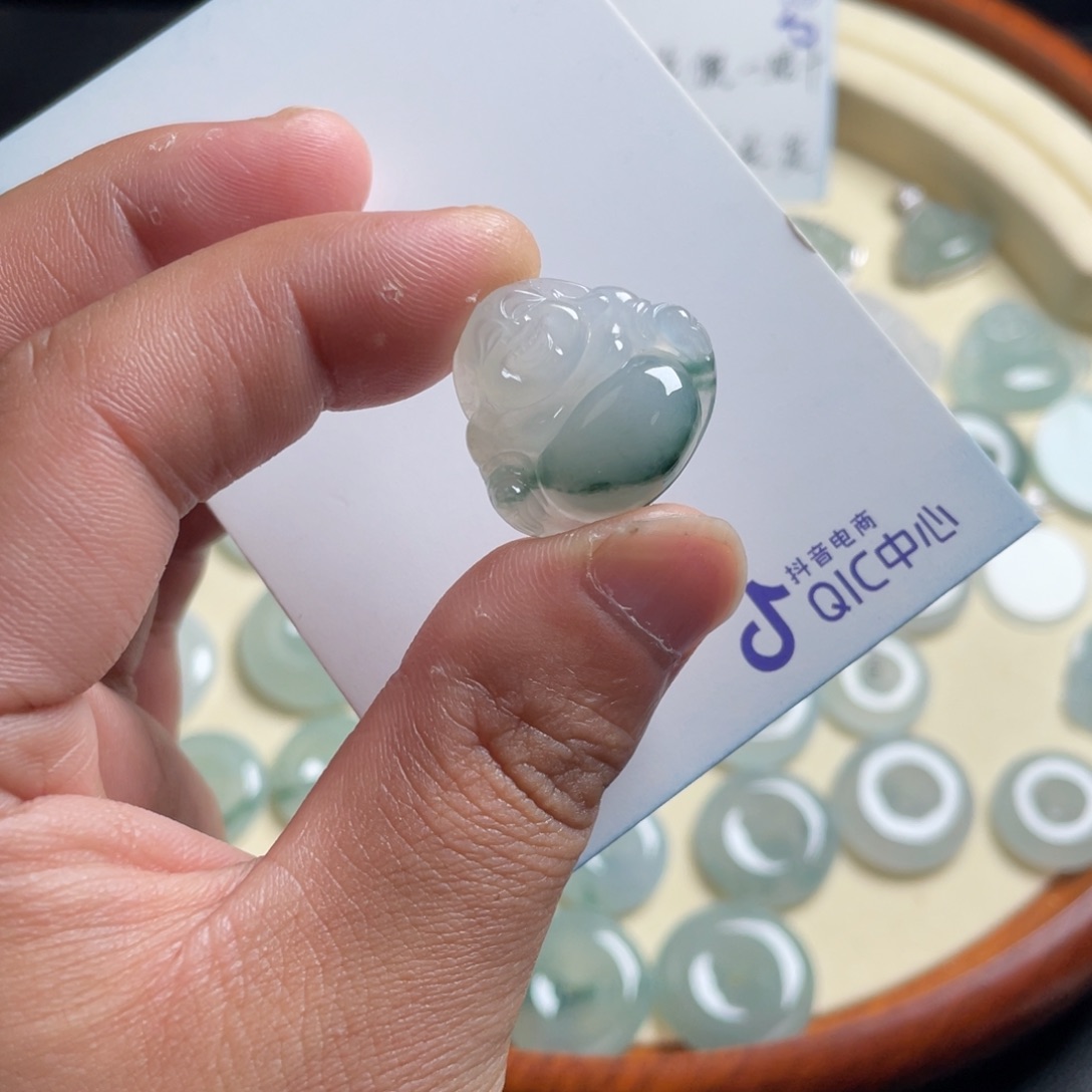 翡翠未镶嵌颈饰556778875557788