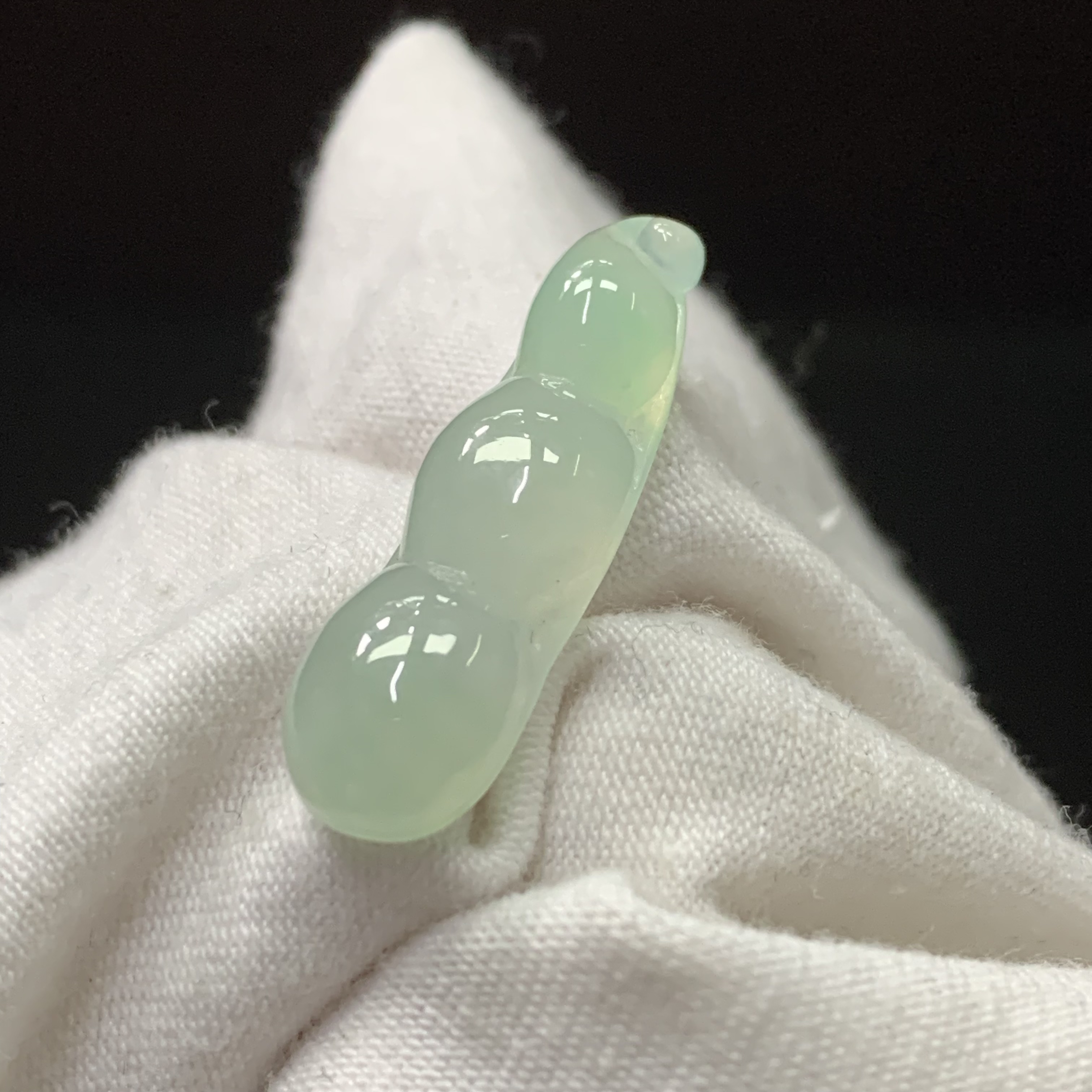 【金鑫】翡翠福豆吊坠*冰胶淡绿福豆吊坠精致正缅翡翠A货经典百搭